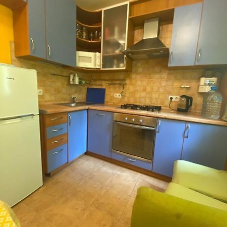 Adventure Apartment Киев Екстериор снимка