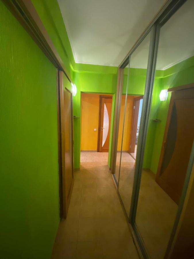 Adventure Apartment Киев Екстериор снимка