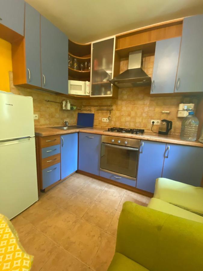 Adventure Apartment Киев Екстериор снимка