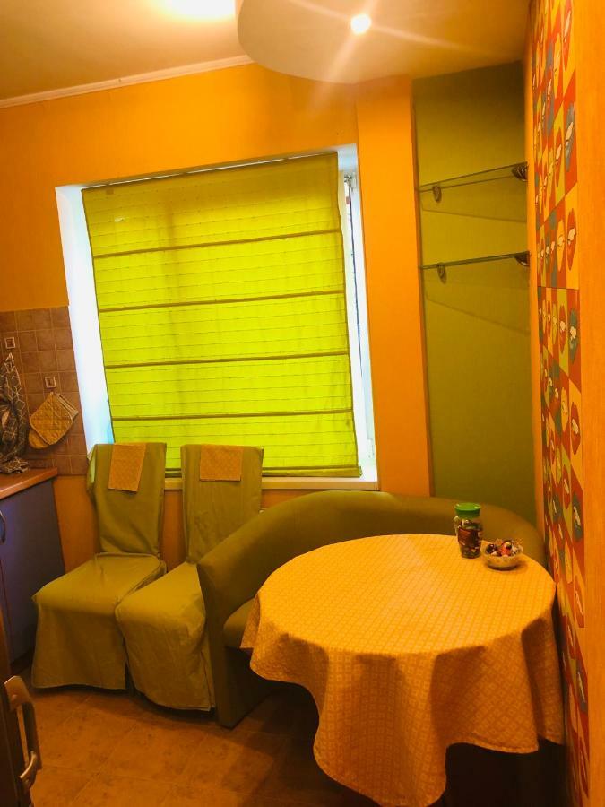 Adventure Apartment Киев Екстериор снимка
