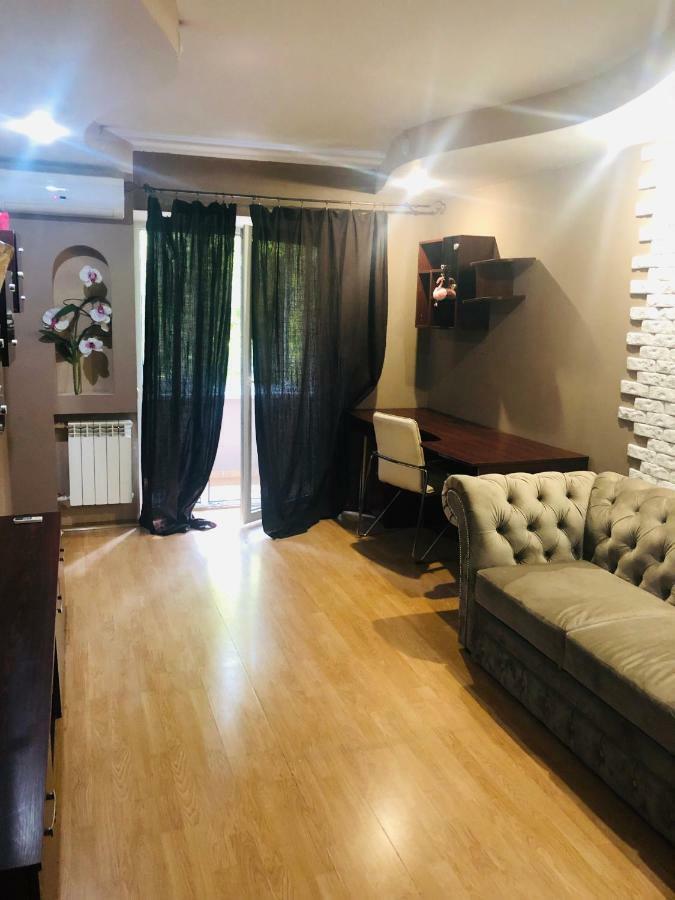Adventure Apartment Киев Екстериор снимка